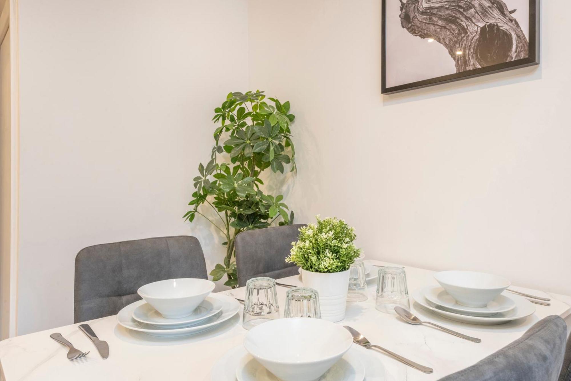 The Perfect Stay London, Home With 2 Bedrooms 1 Bath - Battersea, Vauxhall And Nine Elms ภายนอก รูปภาพ